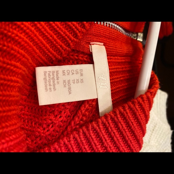 Red H&M Sweater - Picture 4 of 4